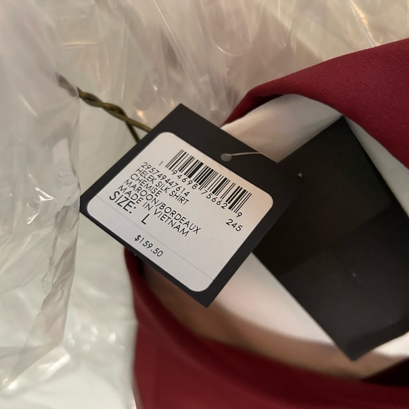 Club Monaco silk burgundy blouse size large - Picture 2 of 4